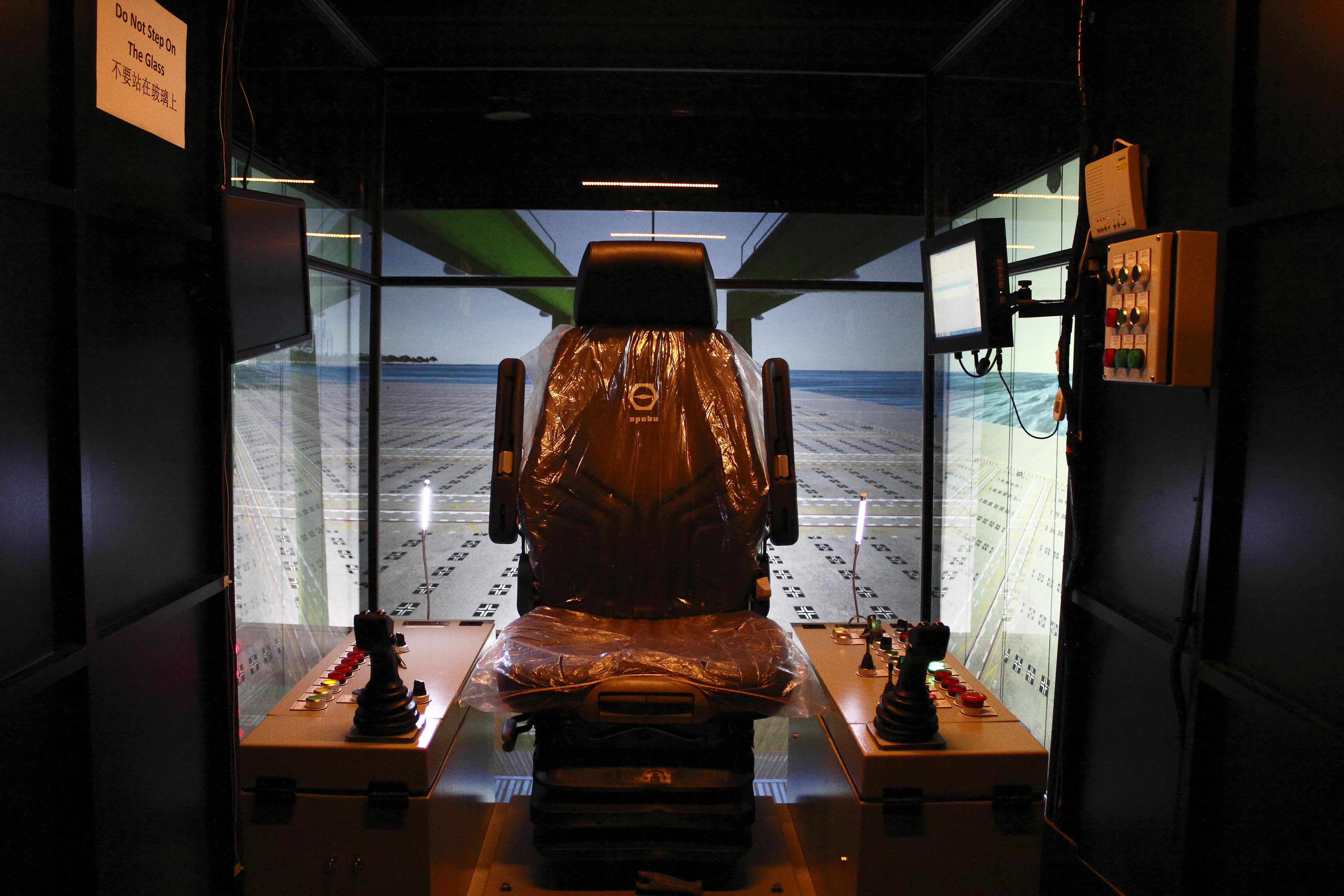 ^847855563C7E059C4C924D5CEC5F327A1F11704C52E7D2DA07^pimgpsh_fullsize_distr